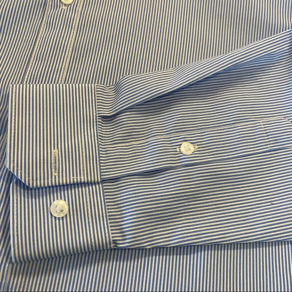 H & M Men’s Button Dress Shirt, Size M Slim Fit; Light Blue & White Pinstripe - Picture 7 of 7